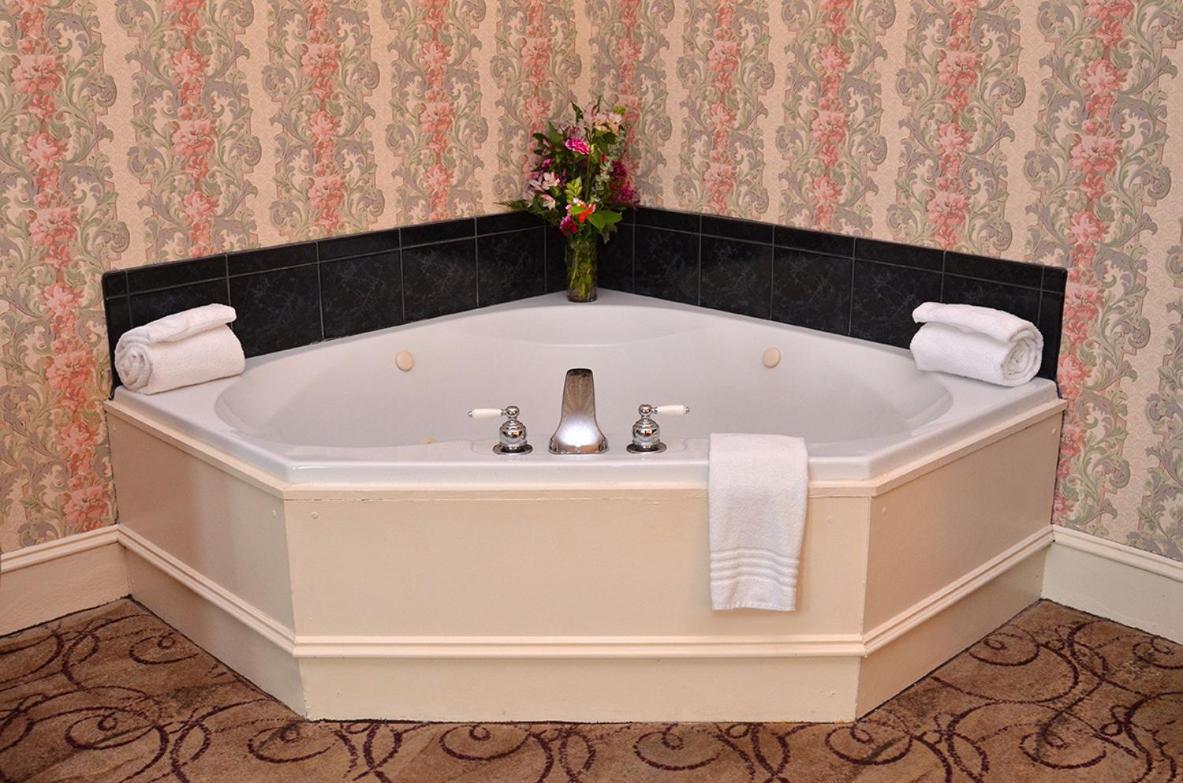 Water Street Inn Стиллуотер Номер фото